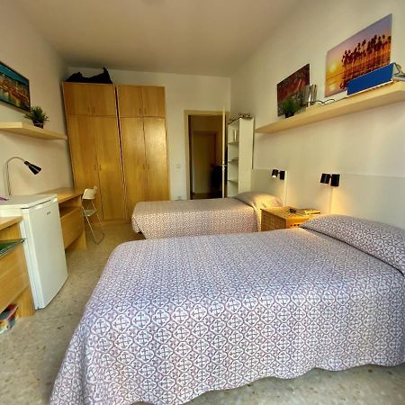 Apartament Barcelona Housing Recommend For Students Zewnętrze zdjęcie