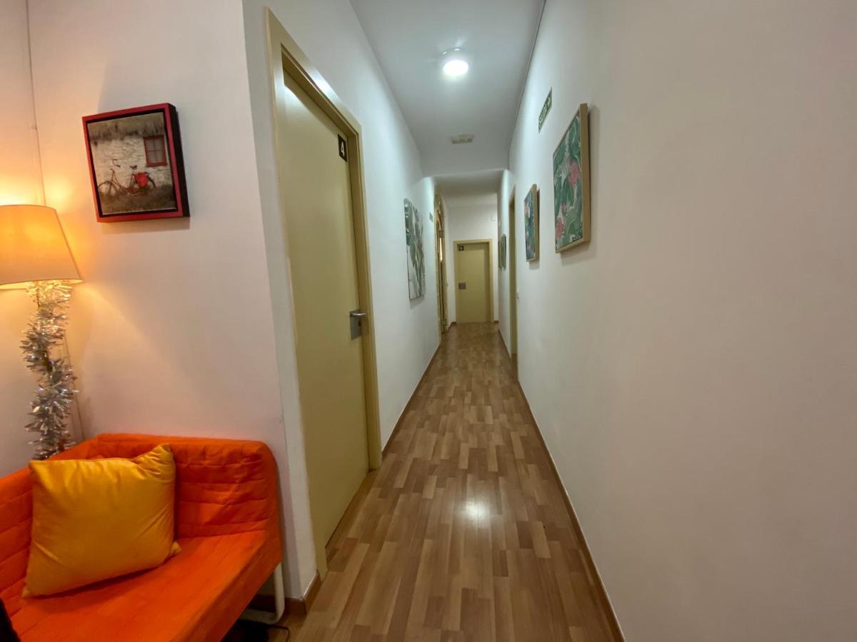 Apartament Barcelona Housing Recommend For Students Zewnętrze zdjęcie