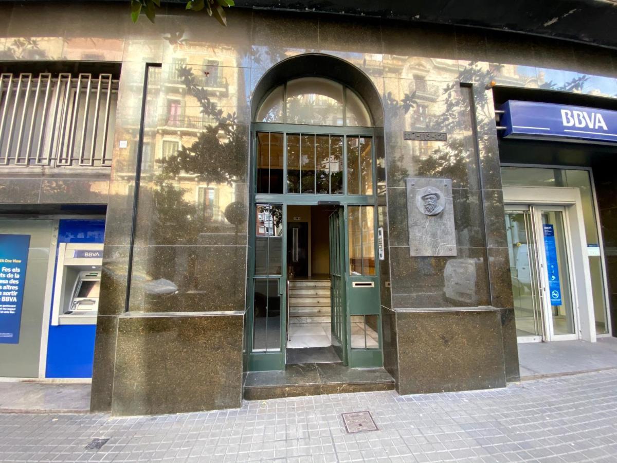Apartament Barcelona Housing Recommend For Students Zewnętrze zdjęcie
