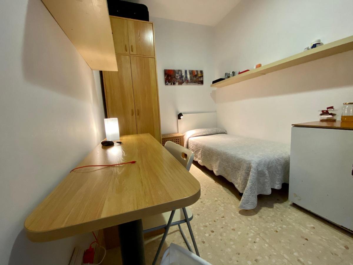 Apartament Barcelona Housing Recommend For Students Zewnętrze zdjęcie