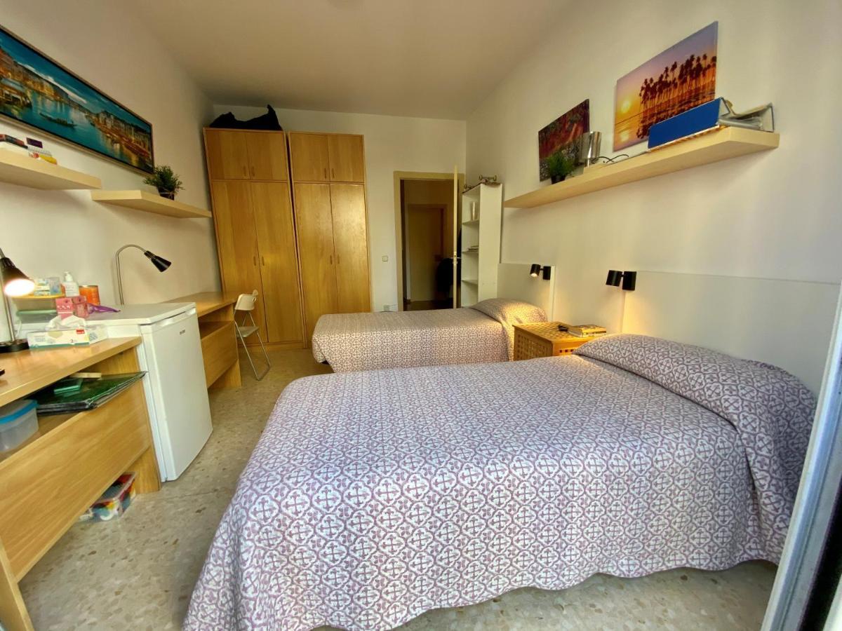 Apartament Barcelona Housing Recommend For Students Zewnętrze zdjęcie